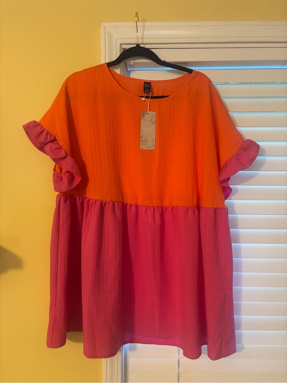 Women’s color block top